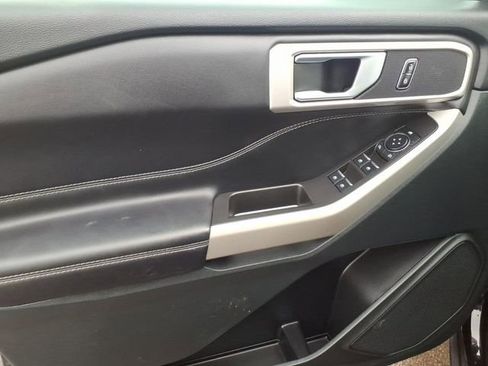 Used 2024 Ford Explorer XLT image 15