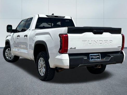 Used 2022 Toyota Tundra SR5 w/ SR5 Convenience Package AWD/4WD image 32