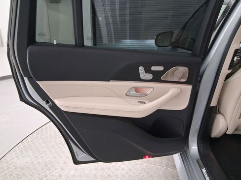 Used 2022 Mercedes-Benz GLS 450 4MATIC image 31