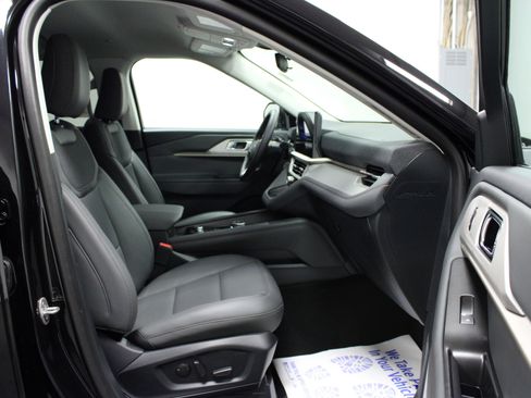 New 2026 Ford Explorer Active w/ Active Comfort Package image 17