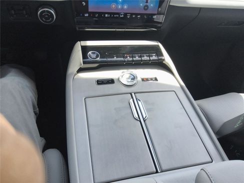 New 2026 Lincoln Navigator Reserve AWD/4WD image 41