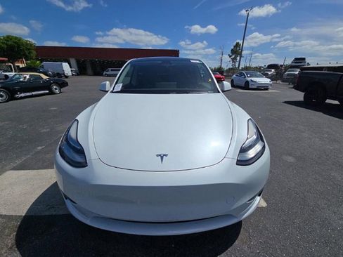 Used 2023 Tesla Model Y Long Range image 2