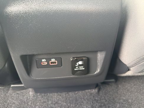 Certified 2022 Nissan Frontier SV image 31