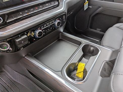 New 2026 GMC Sierra 2500 SLT w/ SLT Premium Package image 17