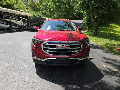 Used 2020 GMC Terrain SLT w/ Preferred Package AWD/4WD image 3