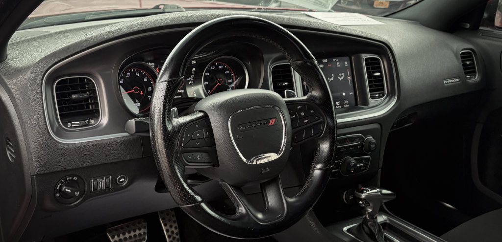 Used 2020 Dodge Charger GT RWD image 2