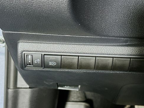 Used 2025 Toyota Corolla LE image 17