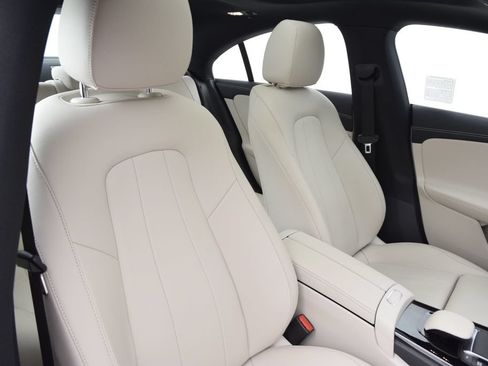 Used 2023 Mercedes-Benz CLA 250 image 17