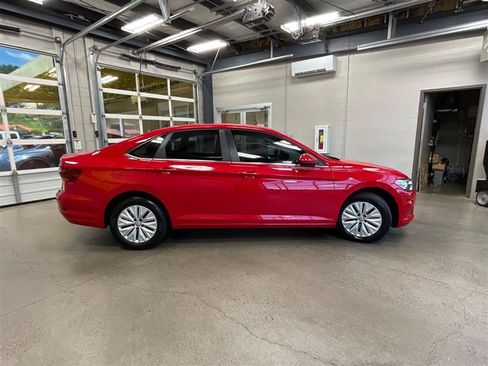 Used 2019 Volkswagen Jetta SE FWD image 6
