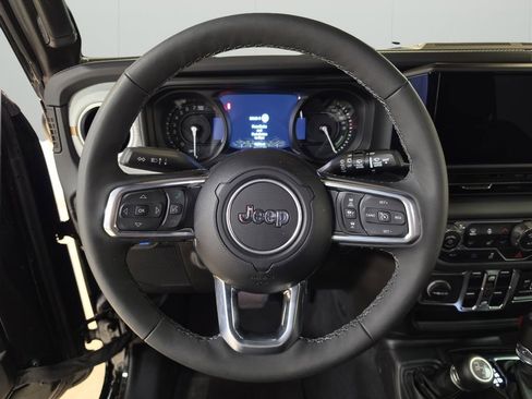 Certified 2025 Jeep Wrangler Unlimited Sahara w/ Safety Group image 14