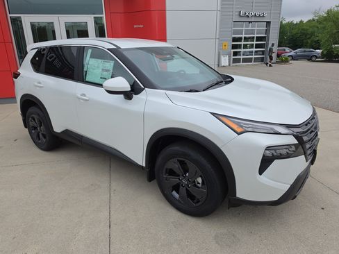 New 2026 Nissan Rogue SV w/ Cold Weather Package AWD/4WD image 9