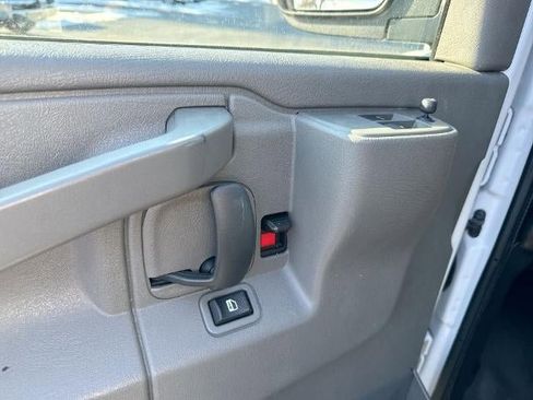 Certified 2023 GMC Savana 2500 Base w/ Driver Convenience Package image 21