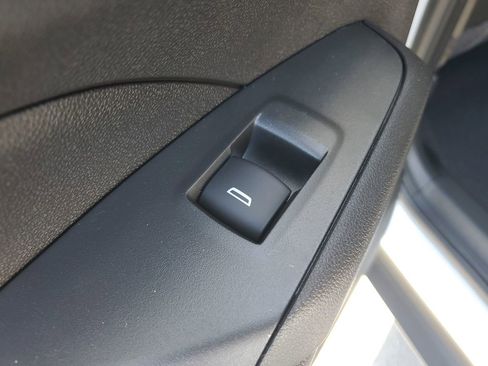 New 2026 Chevrolet Trax LT w/ Sunroof Package FWD image 17