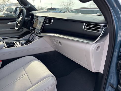 New 2026 Jeep Grand Wagoneer Summit AWD/4WD image 60