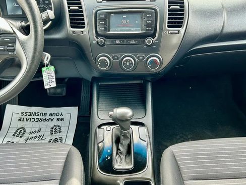 Used 2017 Kia Forte LX w/ LX Popular Package image 22