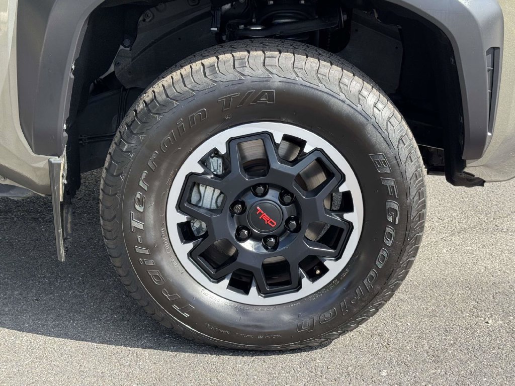 Used 2024 Toyota Tacoma TRD Off-Road w/ TRD Off Road Upgrade Package AWD/4WD image 28
