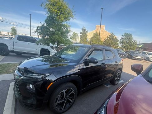Used 2021 Chevrolet TrailBlazer RS w/ Sun and Liftgate Package AWD/4WD image 1