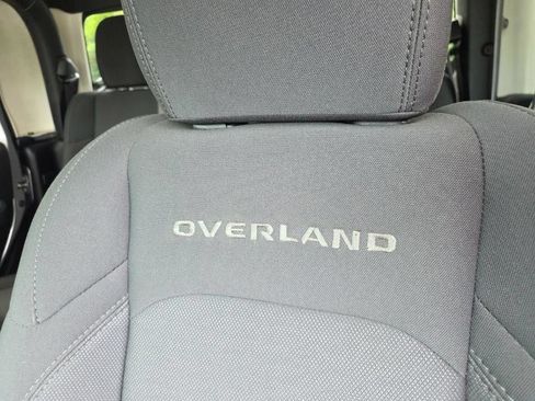 Used 2020 Jeep Gladiator Overland w/ LED Lighting Group AWD/4WD image 46