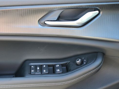 New 2025 Jeep Grand Cherokee L Altitude image 7