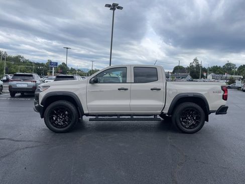 Used 2026 Chevrolet Colorado Trail Boss AWD/4WD image 3