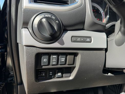 Used 2017 Nissan Titan PRO-4X AWD/4WD image 20