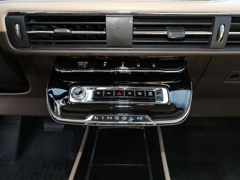 Certified 2023 Lincoln Corsair AWD image 19