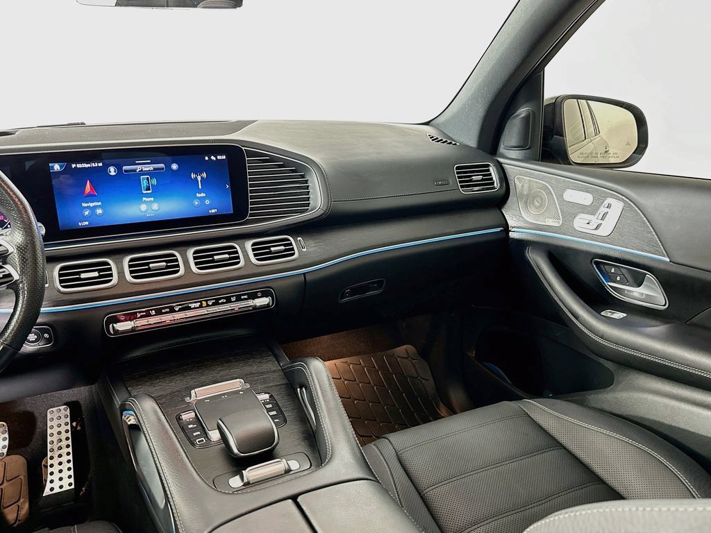 Used 2025 Mercedes-Benz GLS 580 4MATIC image 20