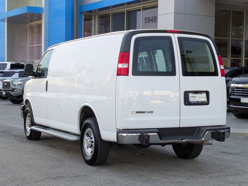 Used 2024 Chevrolet Express 2500 w/ Driver Convenience Package image 7