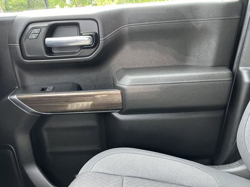 Used 2022 Chevrolet Silverado 1500 LT AWD/4WD image 21