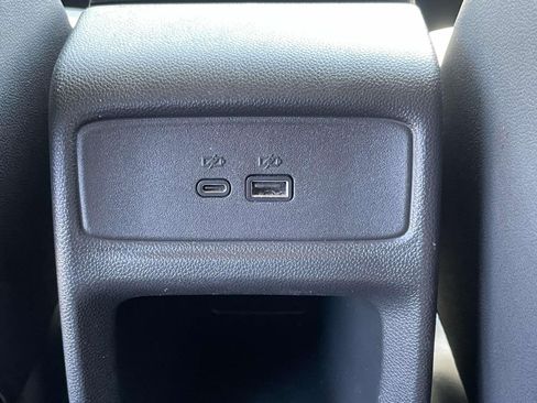 Used 2025 Chevrolet Trax LT w/ LT Convenience Package FWD image 11