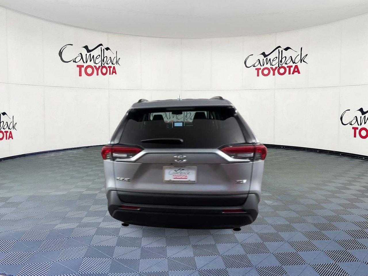 Used 2025 Toyota RAV4 XLE FWD image 9