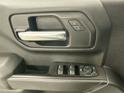 Used 2020 Chevrolet Silverado 1500 Custom w/ Custom Value Package image 11