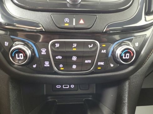 Used 2024 Chevrolet Equinox Premier AWD/4WD image 13
