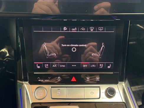 Used 2019 Audi e-tron Prestige w/ Prestige Package image 30