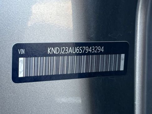Used 2025 Kia Soul LX w/ LX Technology Package FWD image 33