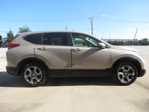 Used 2017 Honda CR-V EX image 4
