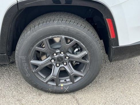 New 2026 Jeep Grand Wagoneer Limited image 11