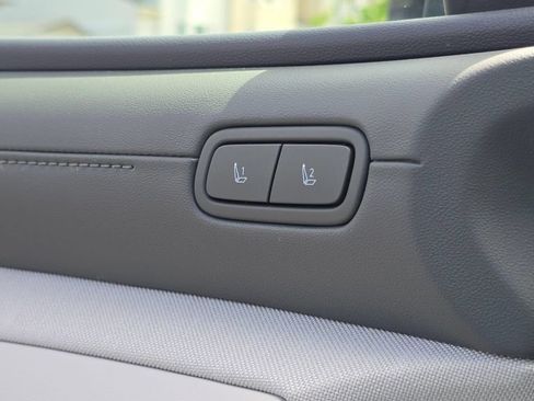 Used 2025 Hyundai Tucson Limited AWD/4WD image 23