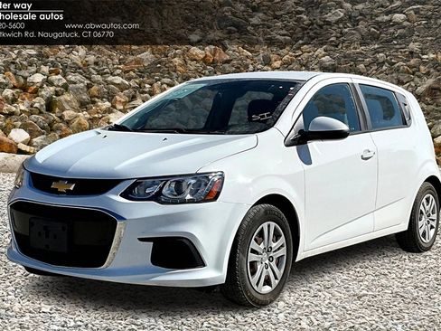 Used 2020 Chevrolet Sonic LT image 1