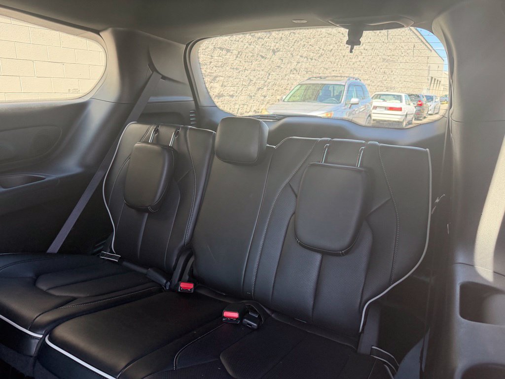 Used 2026 Chrysler Pacifica Limited FWD image 28