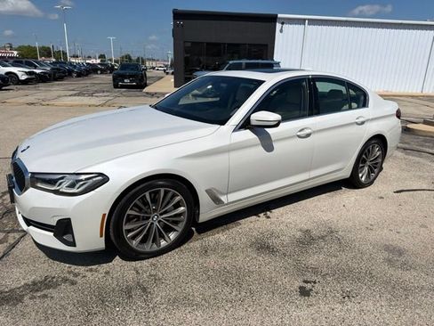 Used 2022 BMW 530i xDrive w/ Convenience Package AWD/4WD image 3