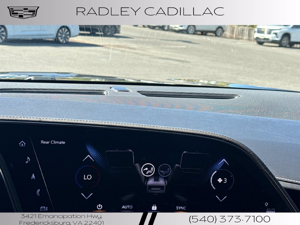 Used 2022 Cadillac Escalade ESV Sport AWD/4WD image 8