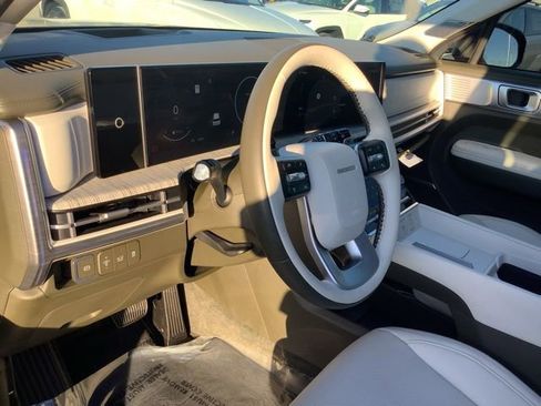 Certified 2025 Hyundai Santa Fe Calligraphy image 18