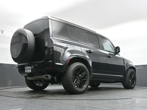 Used 2026 Land Rover Defender 110 X-Dynamic SE image 43