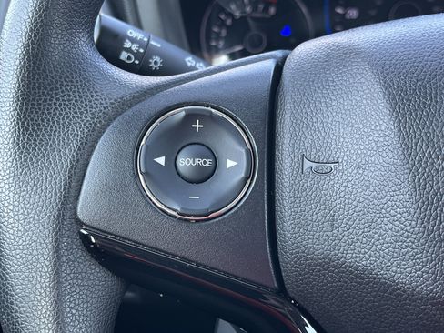 Certified 2020 Honda HR-V LX image 11