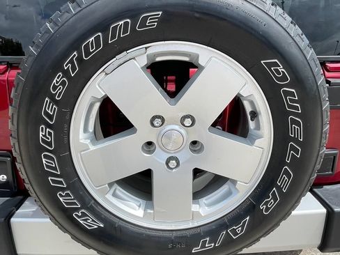 Used 2012 Jeep Wrangler Sahara w/ Connectivity Group AWD/4WD image 9