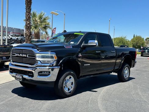 Used 2022 RAM 2500 Laramie AWD/4WD image 2