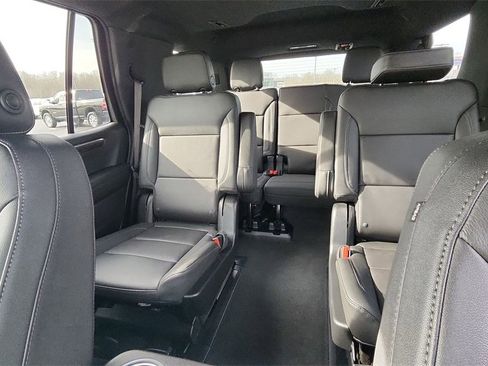 Used 2025 Chevrolet Tahoe LT w/ Comfort Package image 27