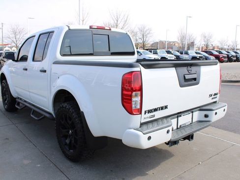 Used 2020 Nissan Frontier SV w/ Midnight Edition Floor Mats AWD/4WD image 5