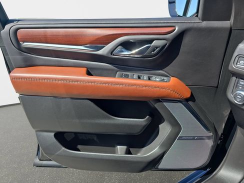 Used 2024 GMC Yukon Denali Ultimate AWD/4WD image 32